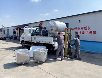 600L水冷泵真空滾揉機(jī)帶200L不銹鋼料車(chē)發(fā)往陜西寶雞